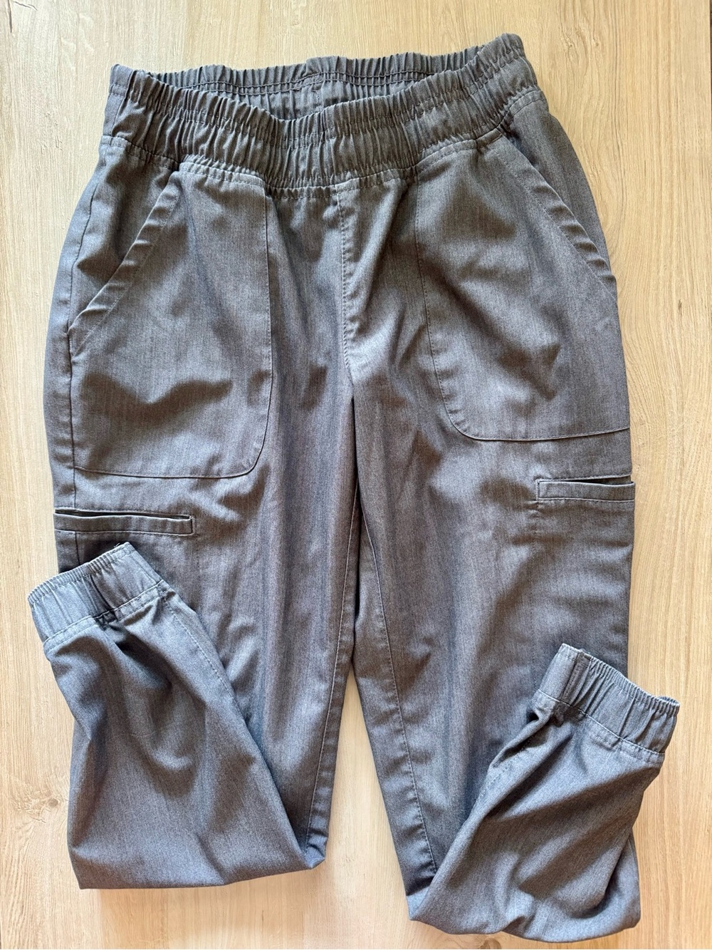 Vince Camuto Heather Gray Elastic Waist 6-Pocket Scrub Jogger Pants